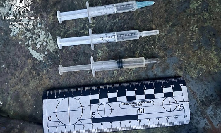 У Краматорську та Слов’янську патрульні затримали громадян з наркотиками