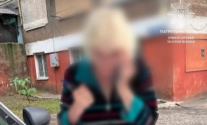 Нетвереза громадянка викликала поліцію, бо їй “було сумно”