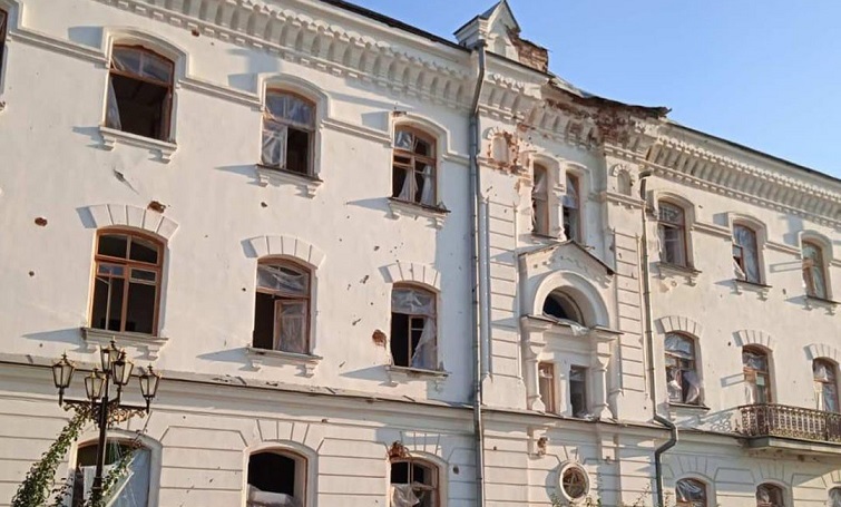 Росія обстріляла Святогірськ та ще 12 населених пунктів Донеччини: 1 загиблий, 9 постраждалих