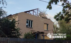 У Слов’янську розпочали відновлення пошкодженого обстрілом дитсадка (фото)