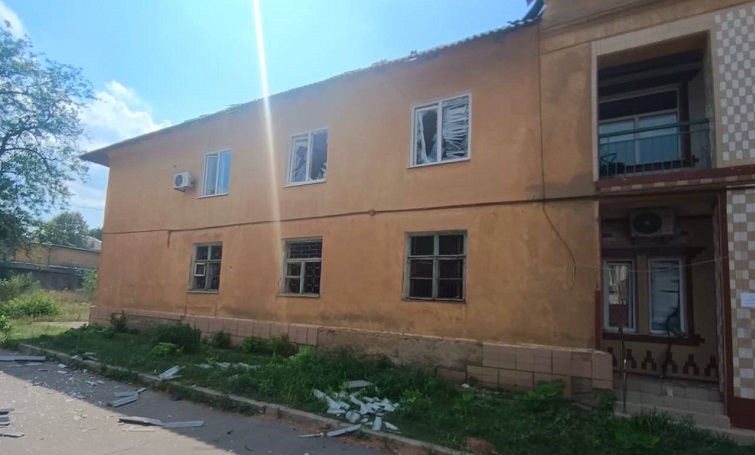 Авіаудар по Краматорську: поранені двоє людей, пошкоджено держустанову