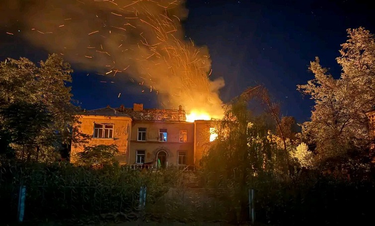 Слов’янськ під ударами дронів: пошкоджені будинки, садок і автівка