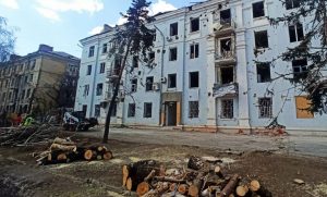 Краматорськ долає наслідки чергових атак (Відео роботи рятувальників)