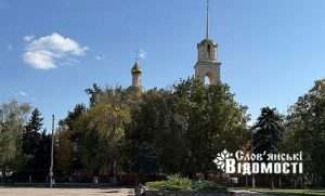 Голуби на площі та присмак сьогодення: затишний Слов’янськ на лінії оборони (фото)