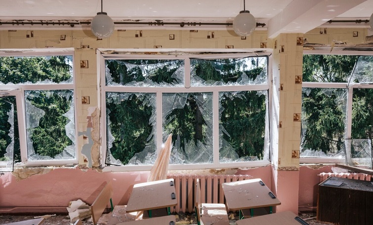 Вчителі на прифронтових територіях отримуватимуть збільшену щомісячну доплату