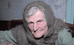 На 99 році життя померла жінка, яка минулого року пішки вийшла з окупації