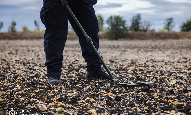 Небезпека під опалим листям: 11 вибухонебезпечних предметів за один день знешкодили піротехніки