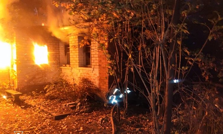 У приватному секторі Слов’янська горів житловий будинок