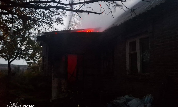 Рятувальники гасили наслідки обстрілу Краматорська