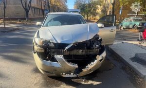 У Краматорську Ваз 2101 зіткнувся з Mazda 3