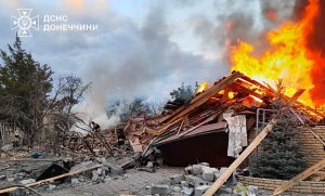 У Райгородку горіли будинки, у Краматорську та Святогірську – автомобілі (Фото)