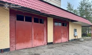 Нічний обстріл Щурового: пошкоджено пожежне депо