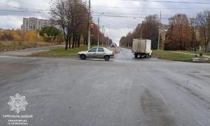 ДТП у Краматорську: зіткнулися вантажівка та Dacia Logan