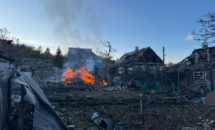 Росіяни повторно вдарили по місцю ранкового обстрілу в Краматорську та вбили людину