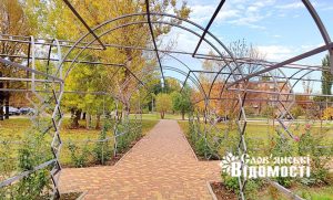 Осінній ритм “Шовковичного” парку в прифронтовому Слов’янську (фоторепортаж)