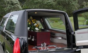 Суд визнав незаконним розпорядження Краматорської МВА щодо перевезення тіл померлих