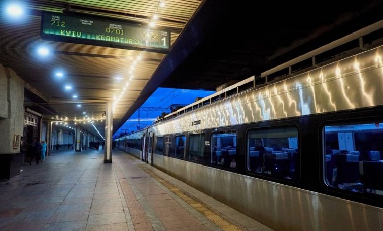 Поїзд Київ — Краматорськ відправився з затримкою через атаку на столицю