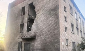 Нічна атака на Слов’янськ: дрон влучив у будівлю в центрі міста