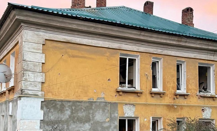 Нічна атака на Слов’янськ: пошкоджено будинки та лікарню