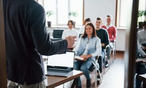 Навчання для нових можливостей: безробітних Донеччини запрошують опанувати нові професії