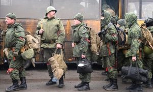 На окупованій Донеччині російські військові вербують студентів коледжів