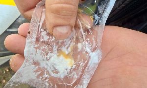 У Словʼянську на вулиці Банківський затримали чоловіка з наркотиками