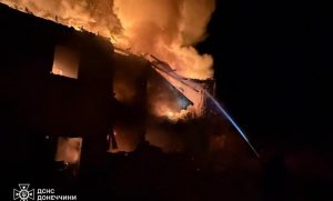 Понад 12 годин рятувальники гасили пожежу в будинку у Миколаївці (Фото)