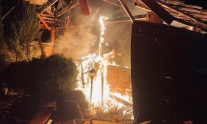 Рятувальники ліквідували пожежі у Слов’янську та Краматорську: горів автомобіль та будинки (Відео)