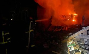 У Слов’янську та Черкаському горіли житлові будинки