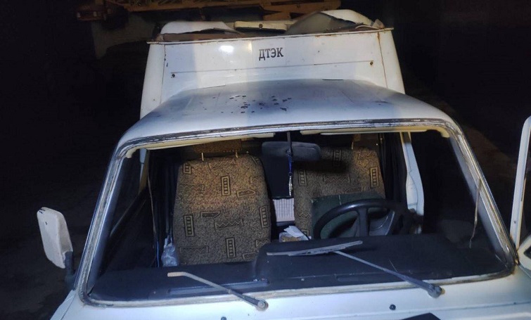 Російський дрон вдарив по автівці енергетиків