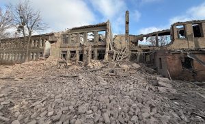 Авіаудар по Слов’янську спричинив руйнування у місті (фото)