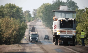 Дорогу Слов’янськ — Адамівка ремонтуватимуть до кінця року: на роботи передбачено понад 13 мільйонів гривень