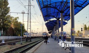 Поїзд 228/227 змінить маршрут: до Барвінкового пасажирів підвезуть автобусом та електричкою