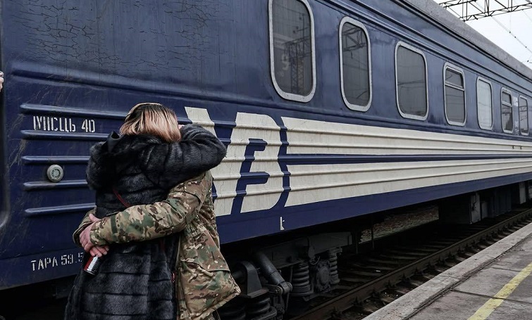 Краматорський вокзал: мовчазне свідчення війни та людських історій (Фото)