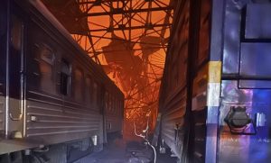 Поїзда Барвінкове – Івано-Франківськ та Херсон – Барвінкове затримуються через обстріли (фото)