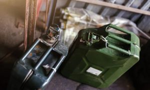 ДБР викрило привласнення понад 17 тонн пального у військовій частині на Донеччині