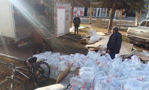 Понад 100 тонн гуманітарної допомоги передали благодійники жителям Донеччини за тиждень