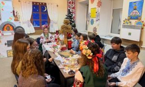 Гуманітарні хаби у безпечніших регіонах України підготували різдвяні програми для дорослих та дітей Донеччини