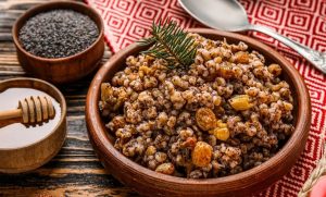 Святвечір в Україні: сучасні рецепти куті та стародавні традиції цієї страви