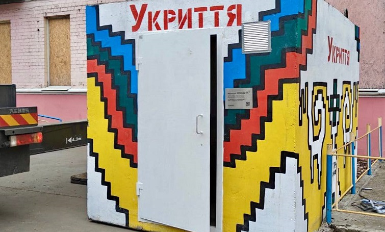 Краматорськ отримав два нові мобільні укриття від українського бізнесу