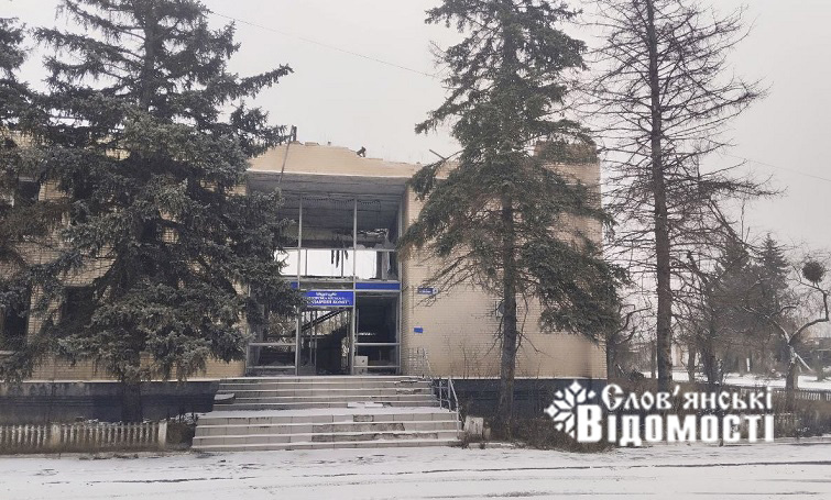 Святогірськ у першій паморозі: тиша, дим над дахами та чисті дороги. Фоторепортаж