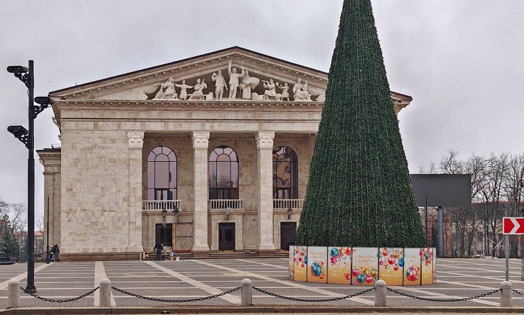 В Маріуполі окупаційна адміністрація скасувала показ вистав у «відновленому» драмтеатрі