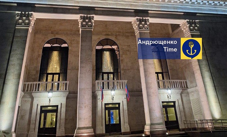 В Маріуполі офіційно, для вузького кола, відкрили драмтеатр (фото)