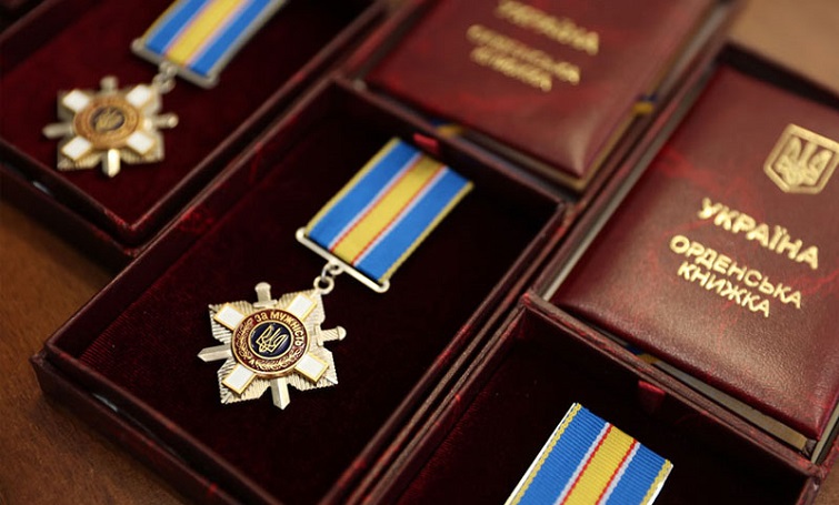 Поліцейських Донеччини нагородили державними відзнаками, десятьох з них – посмертно