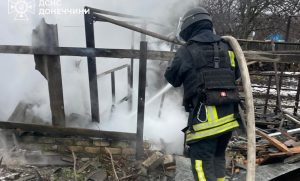 У Краматорську удари БпЛА спричинили пожежі в житловій забудові