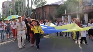 Символ дому та незламності: як Слов’янськ формував власні традиції до Дня вишиванки