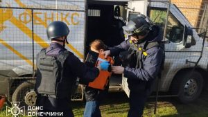 Надзвичайки Донеччини евакували більш як 13 тисяч людей з регіону