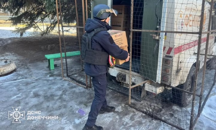 До Миколаївки та Святогірська доправили понад тонну гуманітарної допомоги