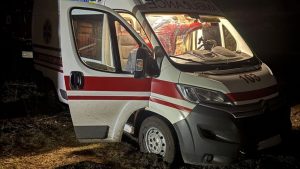 У Краматорську в багнюці застрягла швидка, яка їхала на виклик