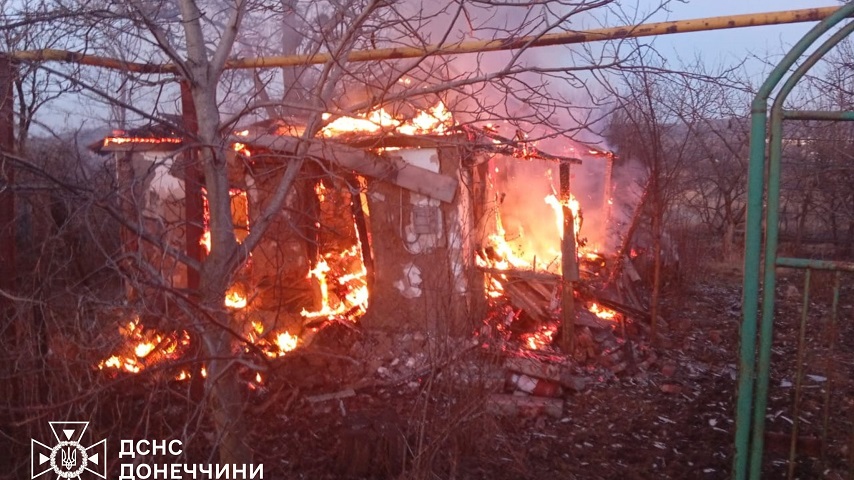 У  Краматорську на пожежі постраждала жінка, у Святогірську та Слов’янську горіли будинки